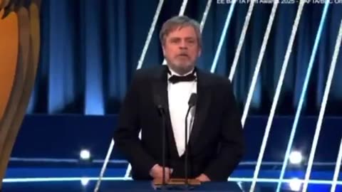 Trump-Hating Actor Mark Hamill's Pants Fall Down On Live TV