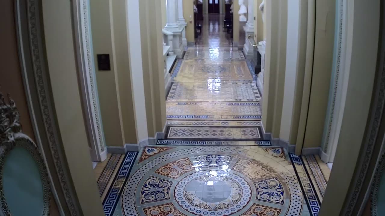 0205USCS02WestStairsnearS221_2021-01-06_00h00min00s813ms.mp4