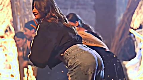 Anjali arora hot dancing video 🥵💦