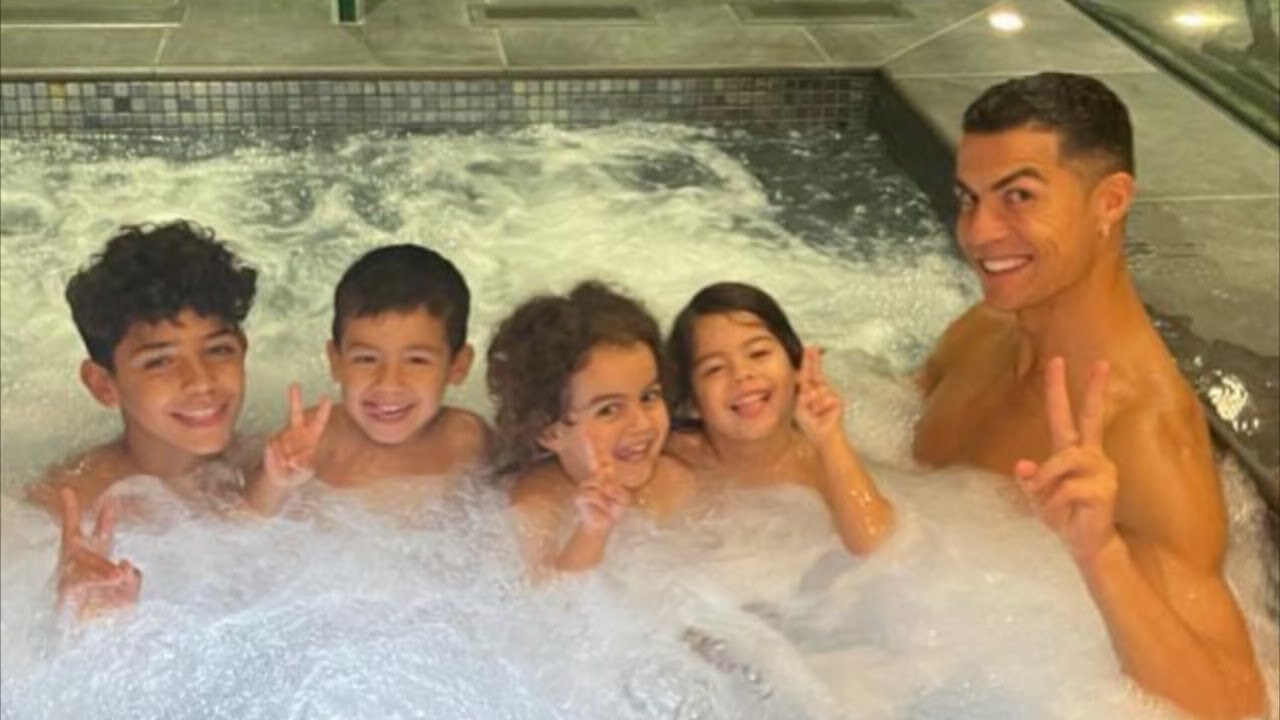 Ronaldo FUNNY Moments With His FAMILY