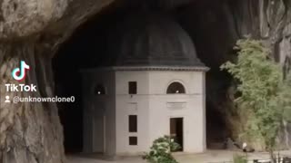Mudflood building