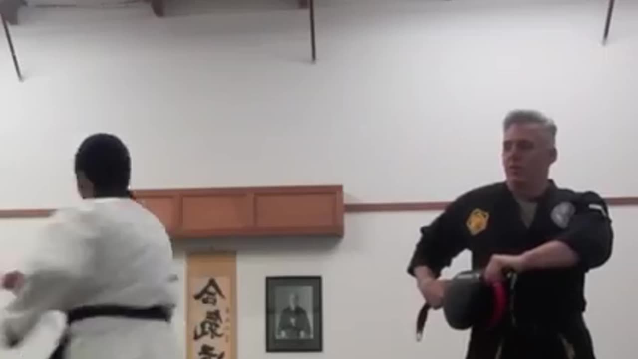 Tong Hap Kwan Hoshinsul/Hapkido Class Part 1