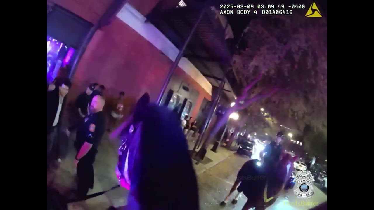 Florida man strikes police horse, leads to wild horseback chase in crowd