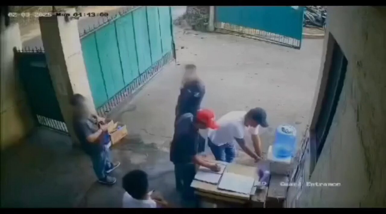 Bro Was Not Playing With His Snitching Coworker That Disrespected Him On The Job