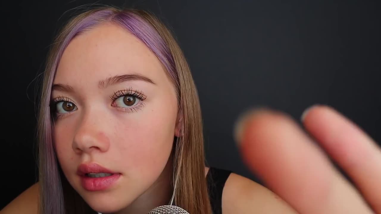 ASMR_ TINGLY TRIGGER WORDS WITH SLEEPY HAND MOVEMENTS