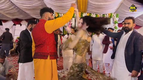 Main_Mundri_Tu_Nag_Maya___Miss_Sargodha_Zari_Jutt_I_Wedding_Dance_Performance_2025_I_