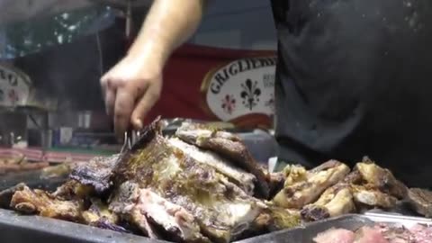 The Ultimate Street Food Adventure in Italy: Giant Grills, Steaks, and Ribs Await!