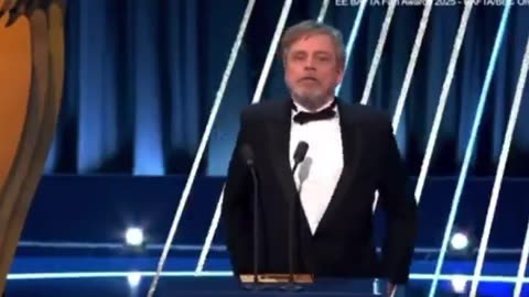 Anti-Trump Actor Mark Hamill Becomes Laughing Stock After Pants Fall Down on Live TV