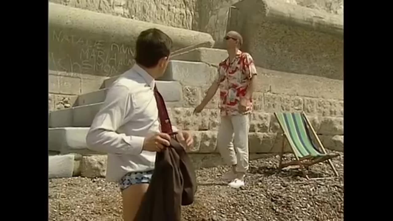 Hair,_Sand_and_Swimming__Funny_Compilation____Classic_Mr._Bean