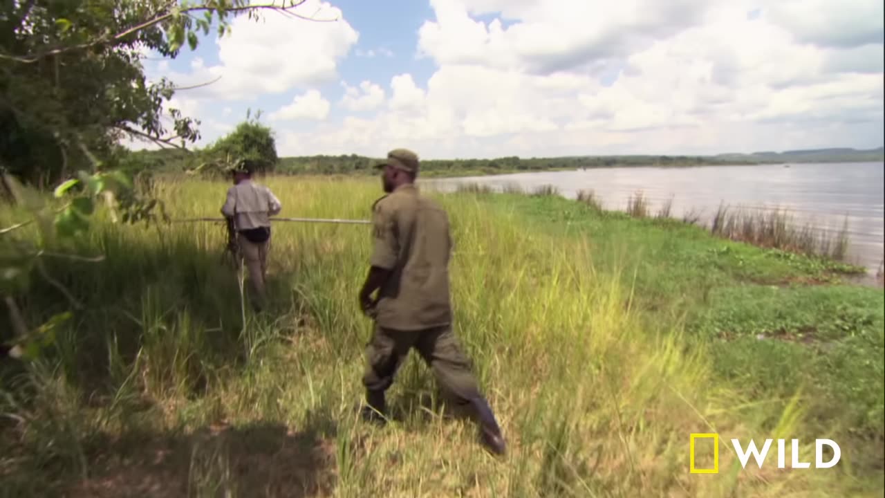 Man-Eating Crocodiles (Full Episode) | Dangerous Encounters