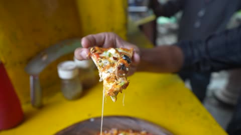 Better Than Domino's,Desi style Indian Pizza 🍕