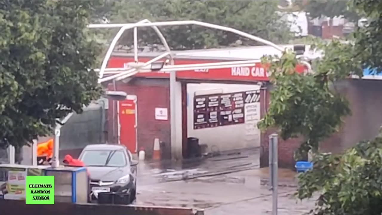 Could you Do this Job in UK? Car Hand Washing in Rain