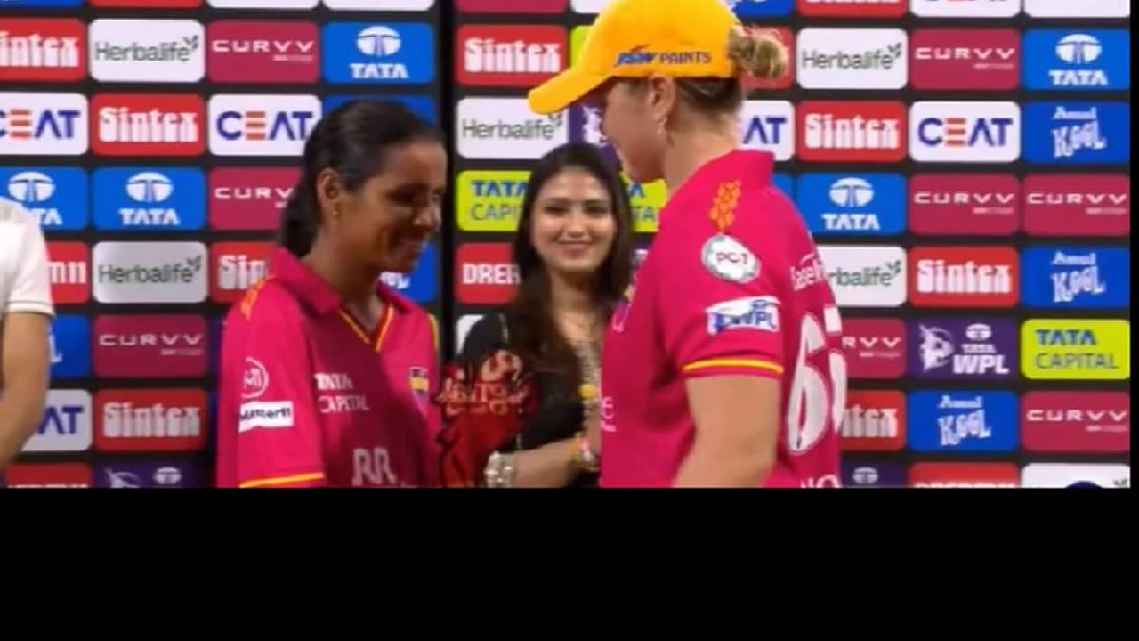 UPW beat RCB by 12 runs in the 18th match of WPL. Georgia Voll POTM.