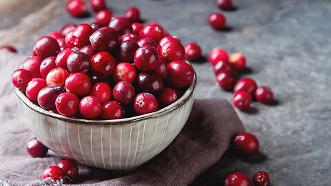 How Cranberries Can Support Your Urinary Health Naturally! 💧🍒 #CranberryBenefits #SuperfoodBerries