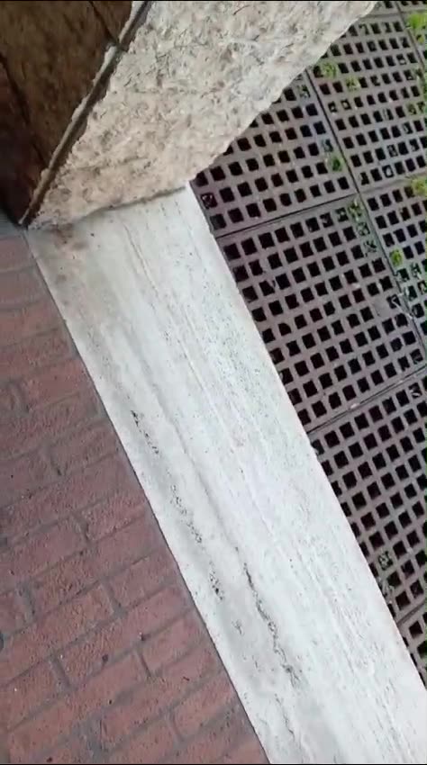 Dopo la furibonda rissa tanto sangue in piazza del Bacio a Fontivegge