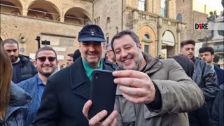 Salvini - BOLOGNA. ARRIVA SALVINI, SPUNTANO SIMBOLI RSI E FELPA ANTI-COMUNISTI (08.03.25)