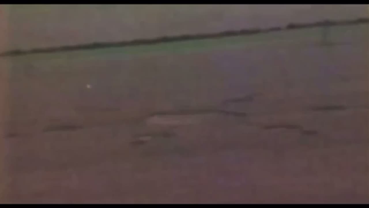 VHS video appears to capture orbs making crop circles before the days of CGI