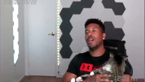 LowTierGod puts his cat Dex on camera [Chroma Reupload]