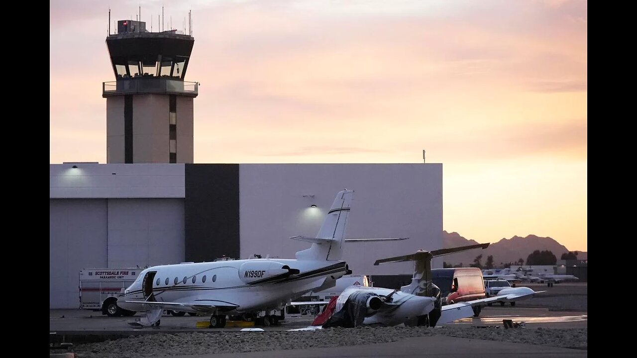 Private jets collide at Scottsdale Airport in Arizona, killing at least 1 person, authorities say