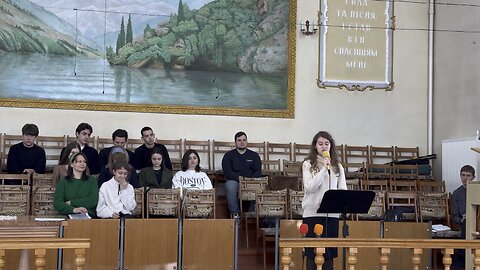 Мы в благодарности склонимся перед Ним…