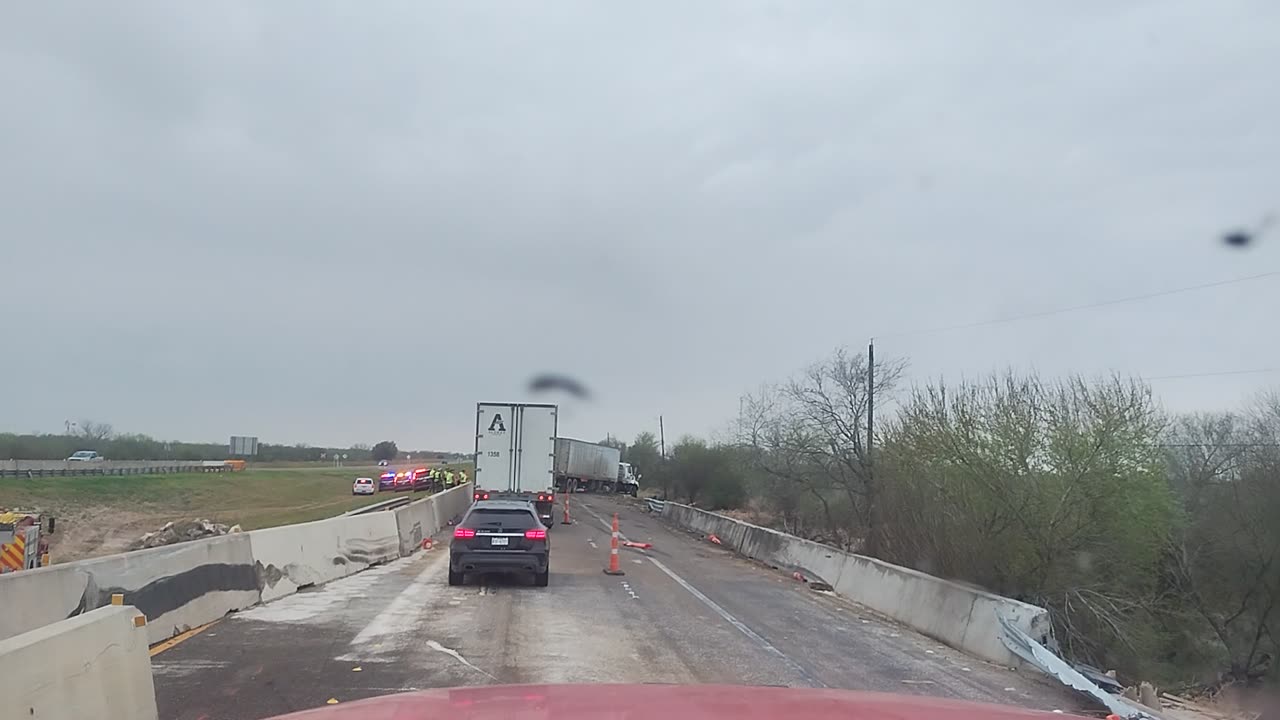 Major collision 03/03/2025 Texas 281 southbound Jim Wells County