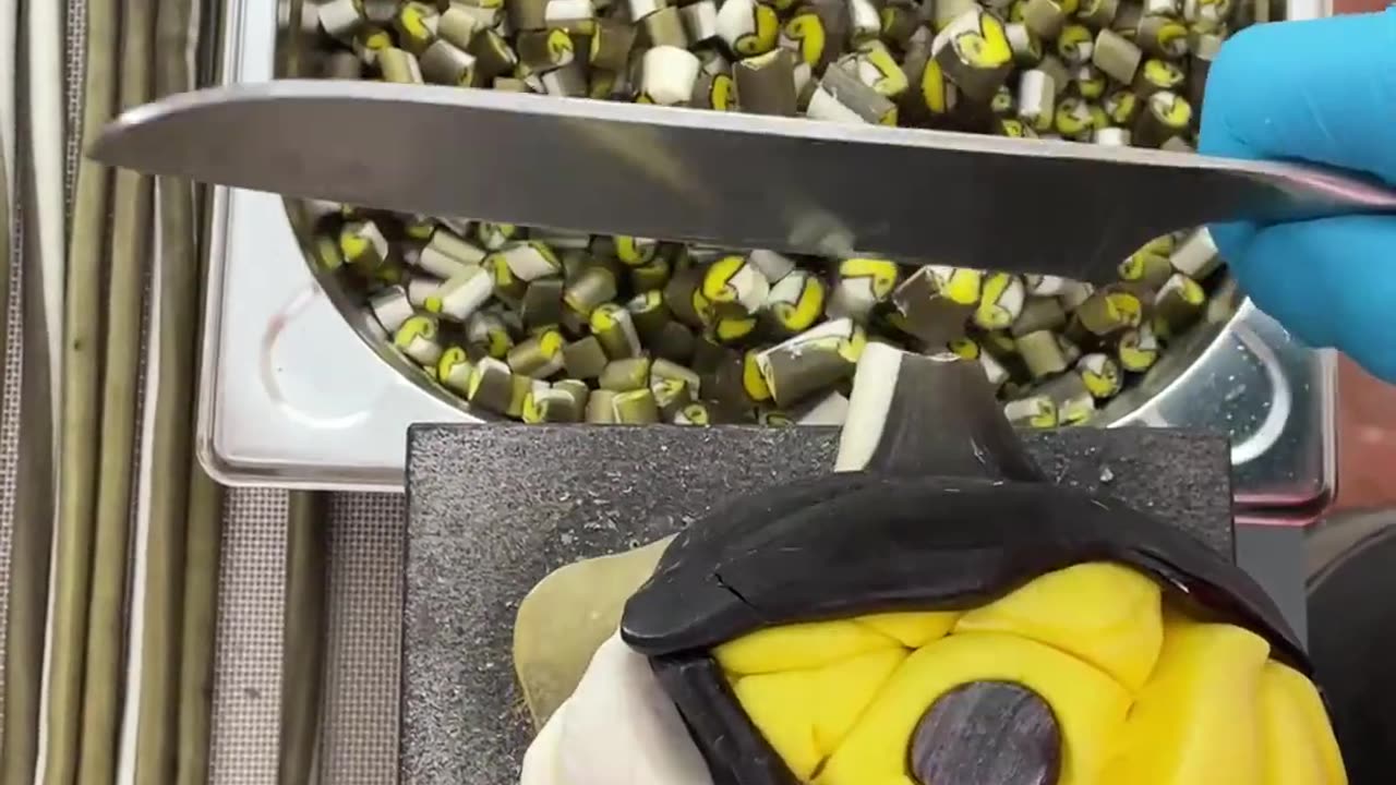 Amazing Cutting Pacman Candy