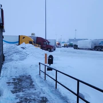 IOWA WINTER STORM #truckdriverjobs #rvlife #automobile