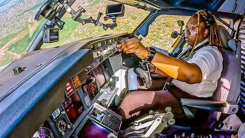 Asky 737-800 landing at Accra