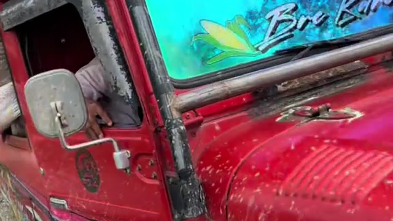 The load was so full, the car swayed