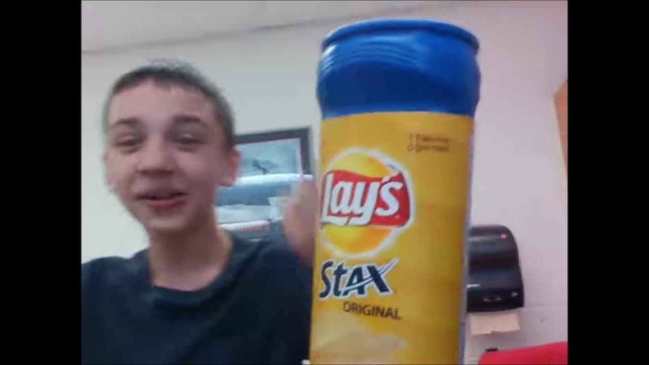 EFTGS Episode 5 Jordan food reviews the LAYS vs the PRINGLES