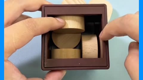 How to put 6 Pieces of wood in the box?