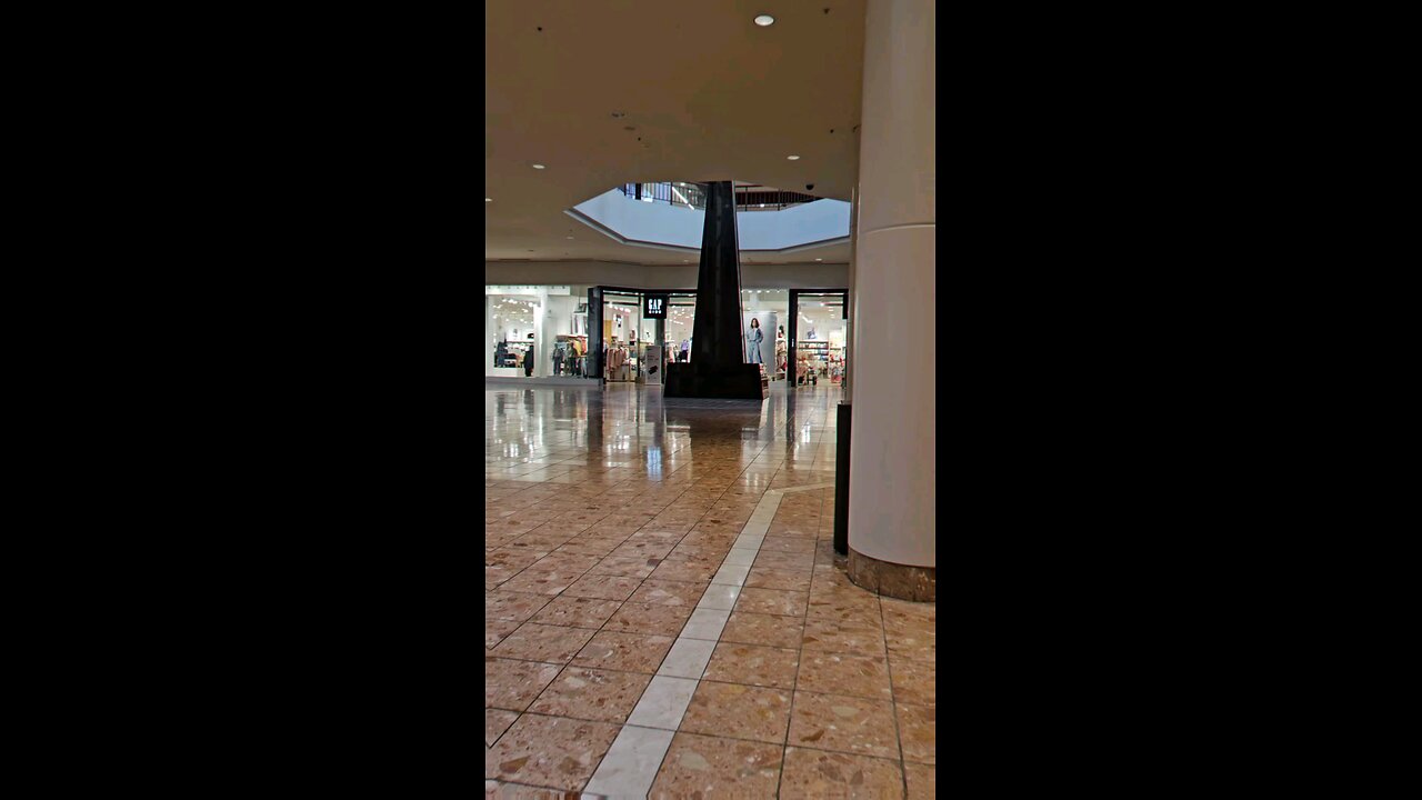 Guerilla Whooping a Mall