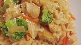 How to Make Japanese Chicken Ramen Stir-Fry | Easy Recipe🍜 😋 Ramen Stir-Fry: Step-by-Step Guide