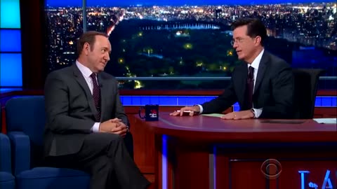 Kevin Spacey Explains Who Frank Underwood is Talking To (3 Ιαν 2019)
