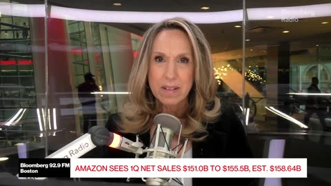 Amazon earnings fall short, offers weak outlook