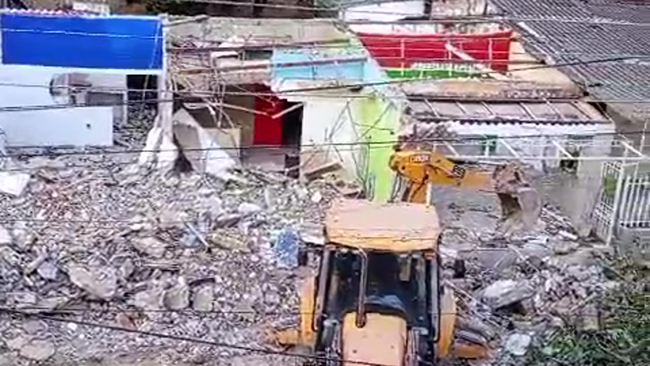 Trabajos de demolición en el barrio Paseo de Bolívar