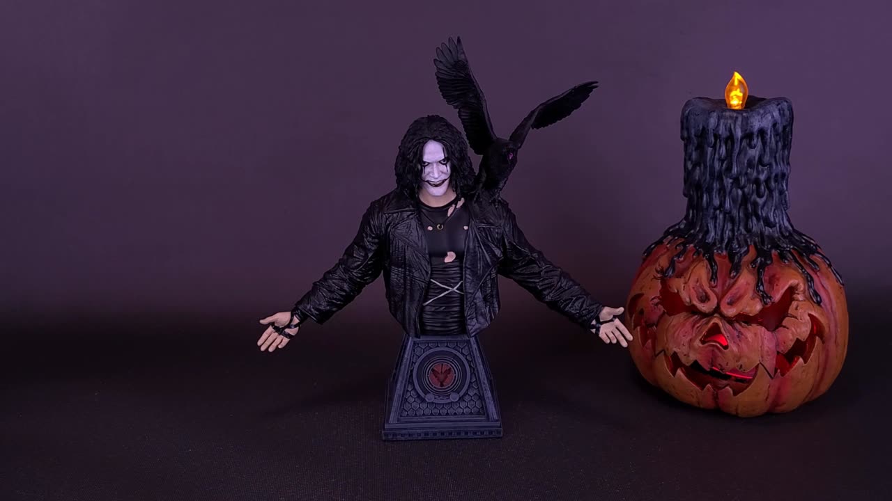 Diamond Select The Crow Eric Draven 1/6 Scale Limited Edition Bust