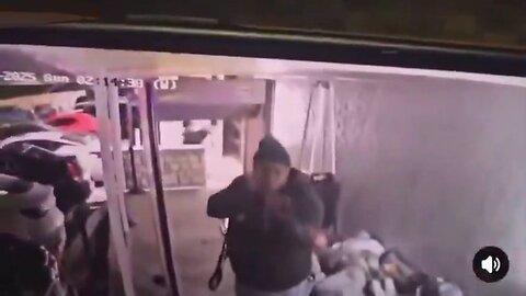 Wild Footage Shows A Security Guard Calmly Take Out An Attempted Mass Shooter In Tennessee