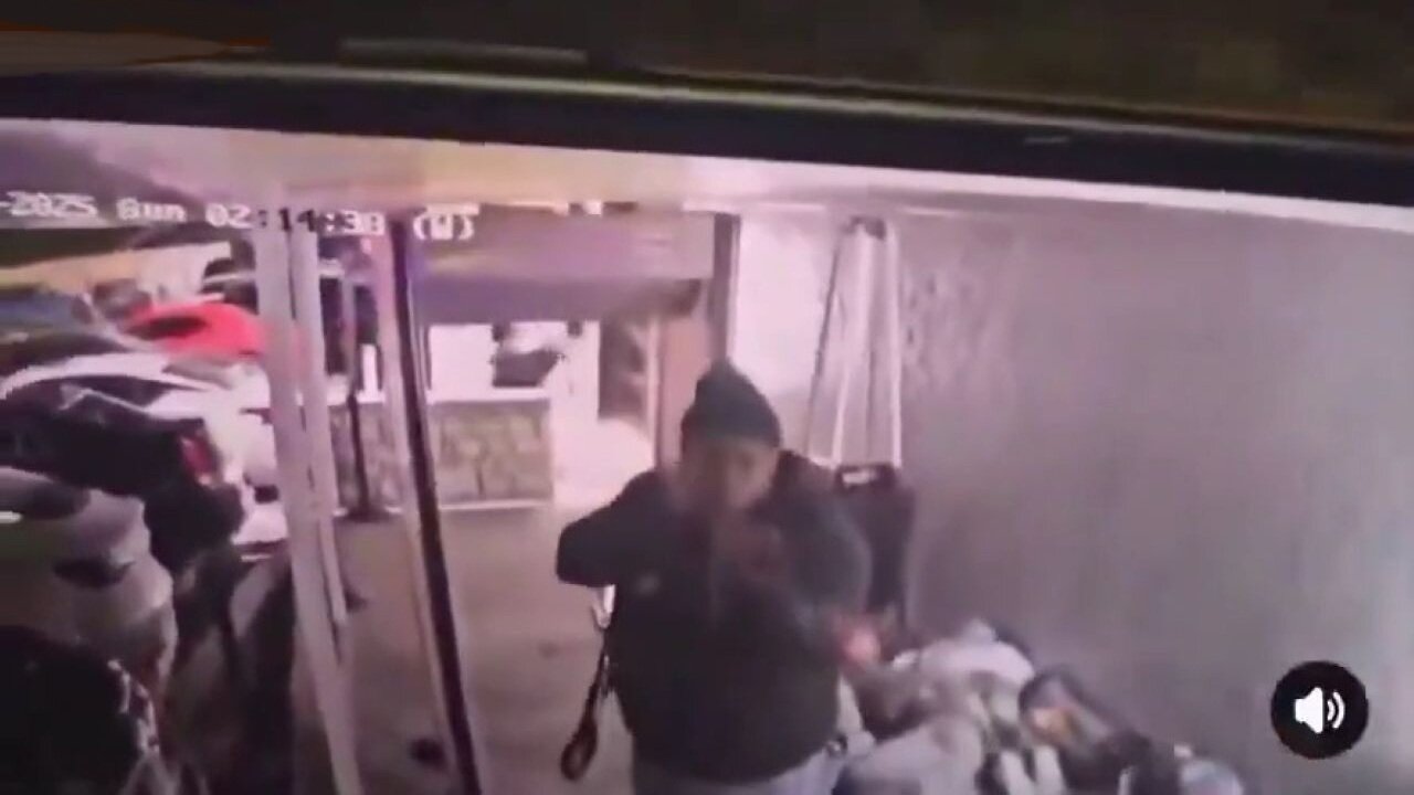 Wild Footage Shows A Security Guard Calmly Take Out An Attempted Mass Shooter In Tennessee