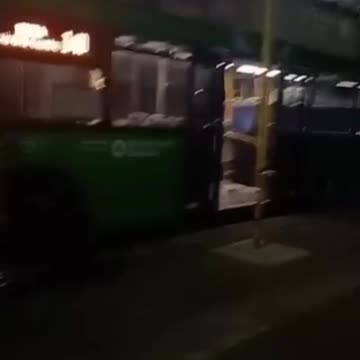 🚨IRELAND🚨 Disturbing footage has surfaced of a foreign bus driver