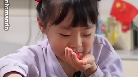 Chinese Kids Try American Snacks for the First Time