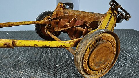Vintage Push Reel Mower Restoration: A Timeless Garden Tool Reborn