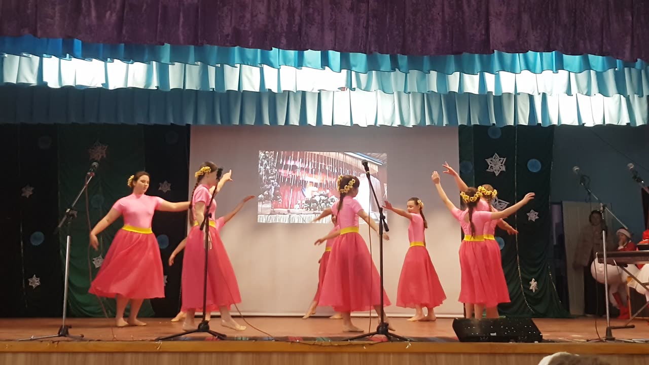 Dansul „Розквітай” cercul de dansuri „Dream” Festivalul „Întâlnirile de iarnă” 28/44