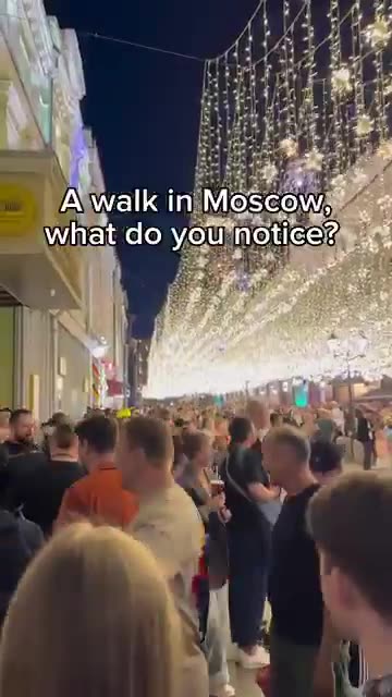 A walk through Moscow. Notice anything_