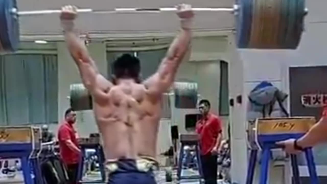 Lu Xiaojun Overhead Squats 210kg Like It’s Nothing 😱🔥