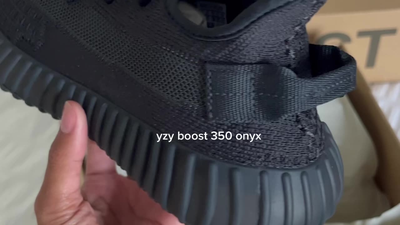 The BEST Yeezy 350 🖤