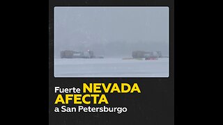 Aeropuerto de San Petersburgo suspende vuelos por fuerte nevada