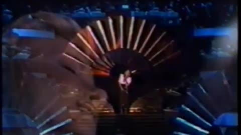 Olivia Newton-John - Hopelessly Devoted To You (1979 Oscars)