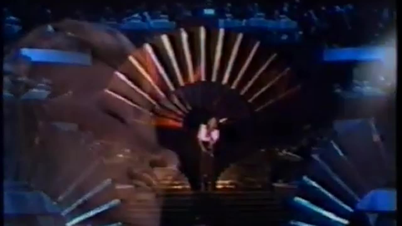 Olivia Newton-John - Hopelessly Devoted To You (1979 Oscars)