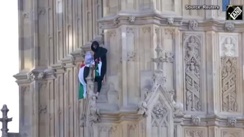 Chaos at London’s Big Ben as pro-Palestinian demonstrator climbs tower clock..